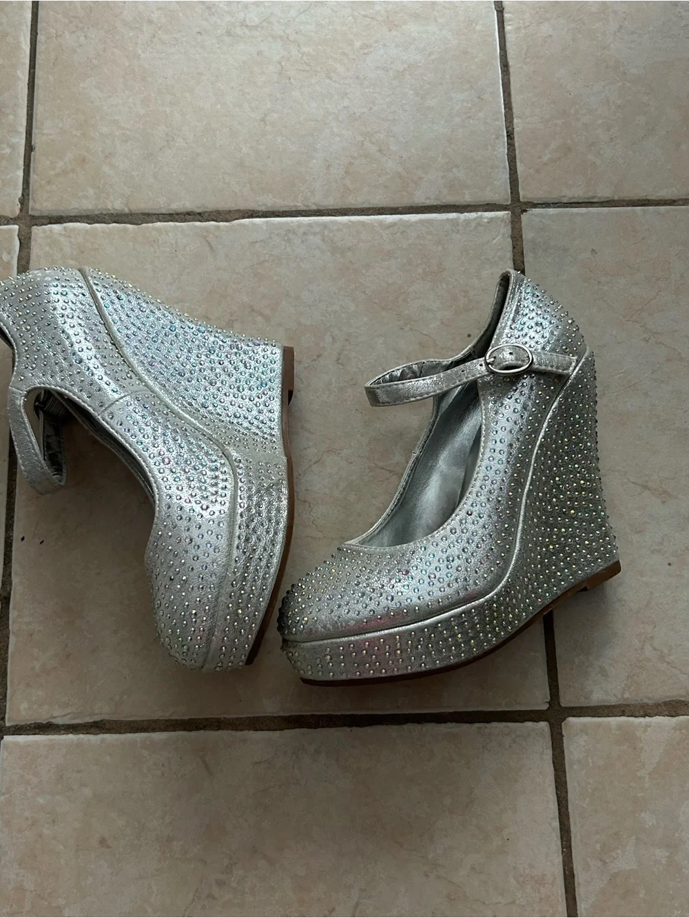 Delicacy Iridescent Silver Rhinestone wedge Shoes